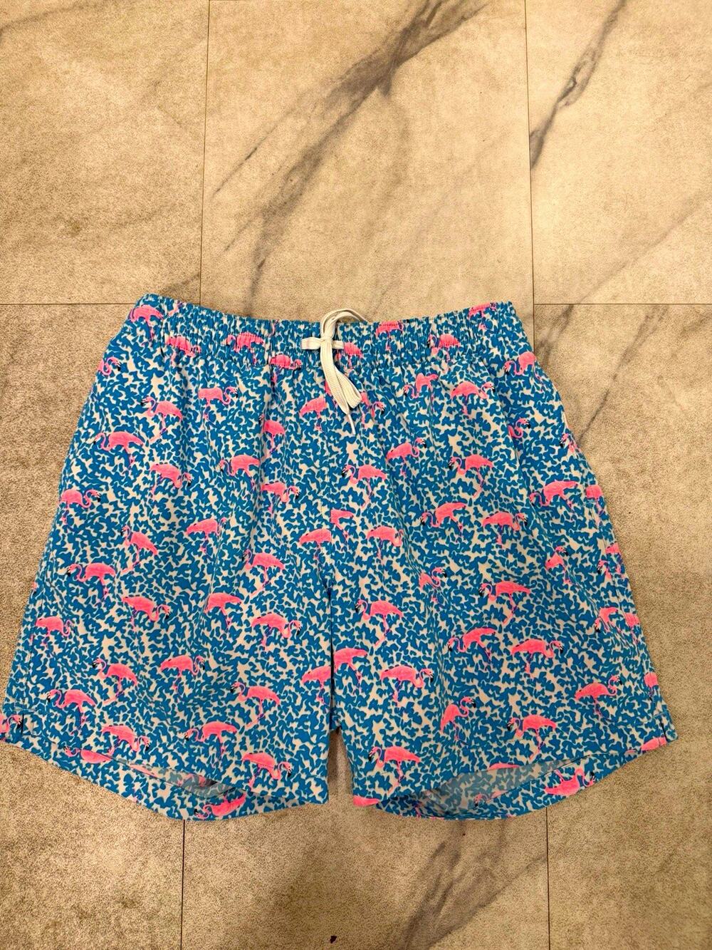 Chubbies Men’s Swim Shorts L Blue Pink Flamingo Print 5.5" Lined Mesh